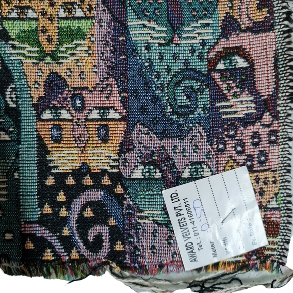 1/2m Running cloth jacquard cats pattern. - Picture 3 of 3